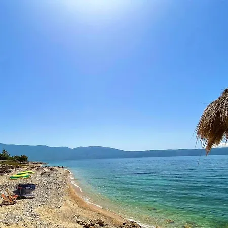 Ramo's Cozy Beachside Haven With Panoramic Views - 3rd Semesterbostad Vlorë